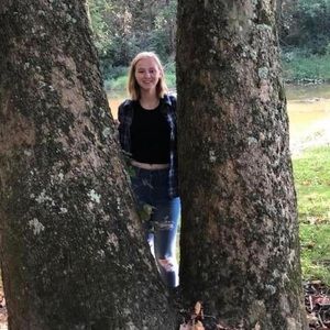 Meet your Posher, Lea